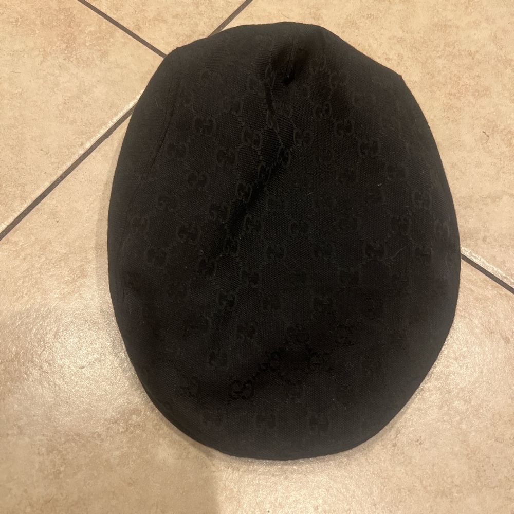 Gucci Black Cap with Gold Accent - Picture 4 of 4